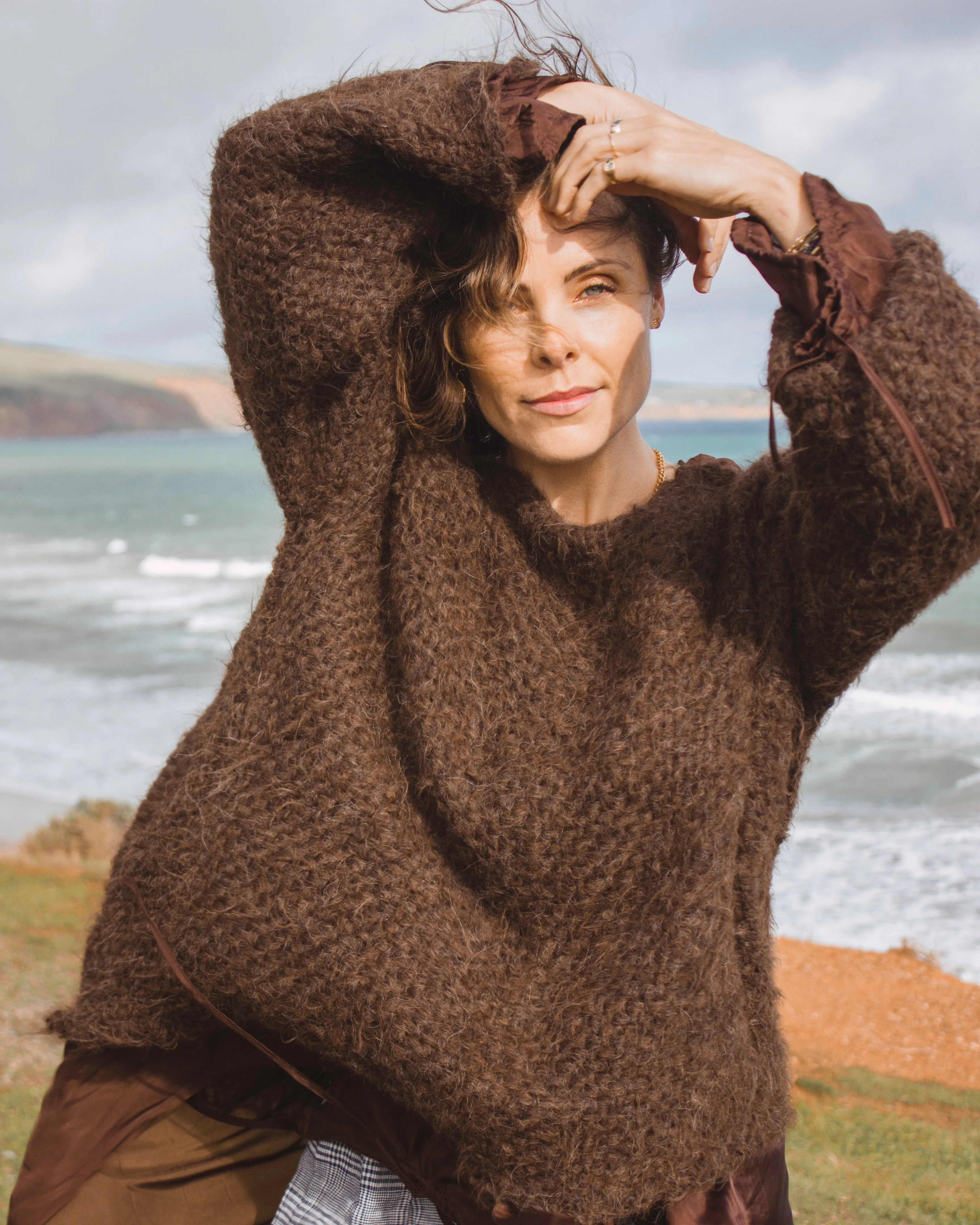 Hand loom sweater detachable collar (Alpaca) Cognac brown