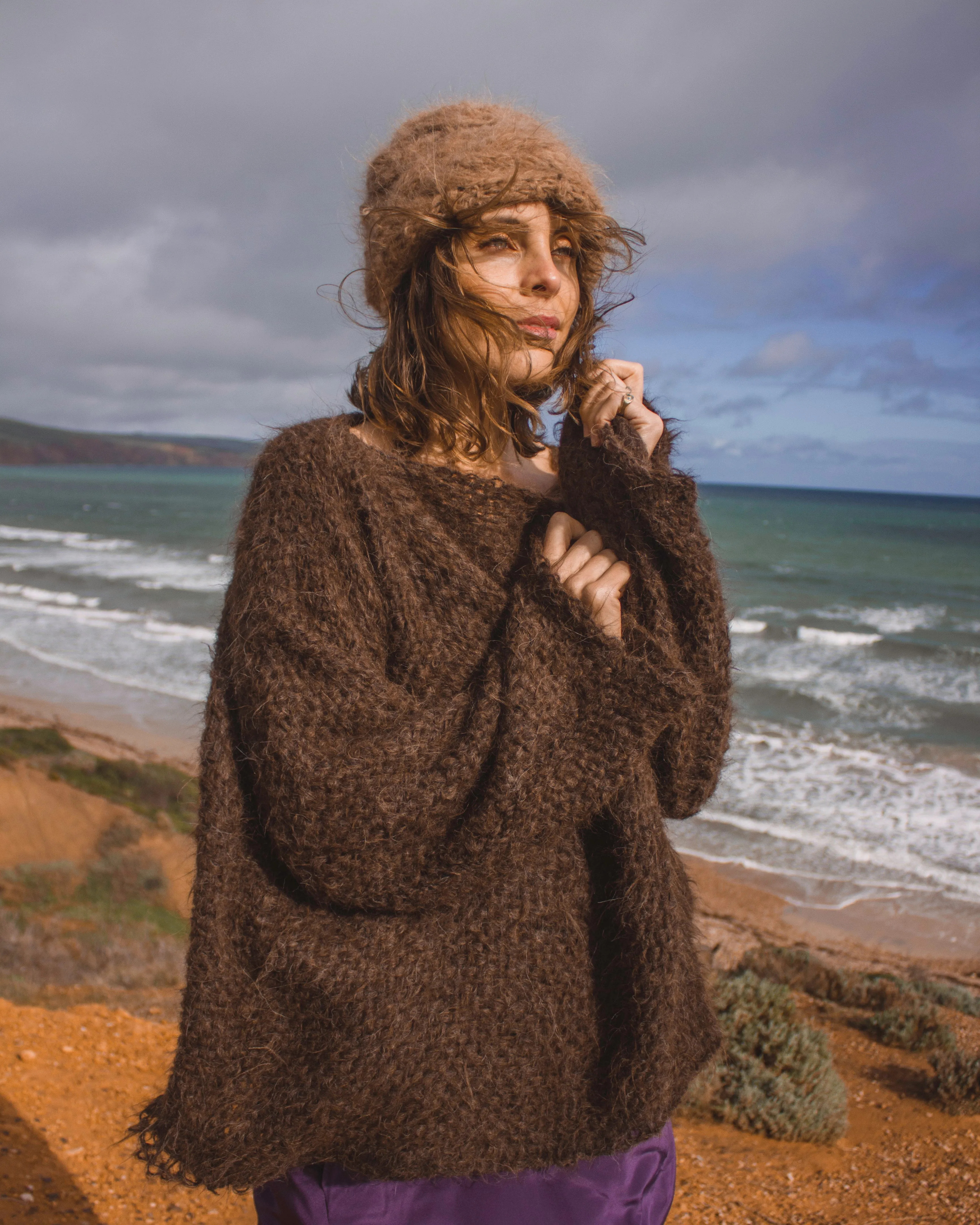 Hand loom sweater detachable collar (Alpaca) Cognac brown